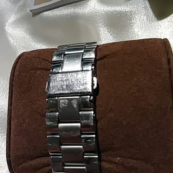 MK 3178 Silver Watch - Picture 4 of 6